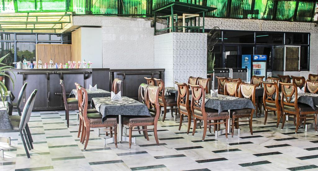 Hotel Arpit Palace Delhi Zewnętrze zdjęcie