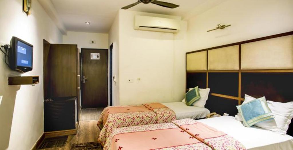 Hotel Arpit Palace Delhi Zewnętrze zdjęcie
